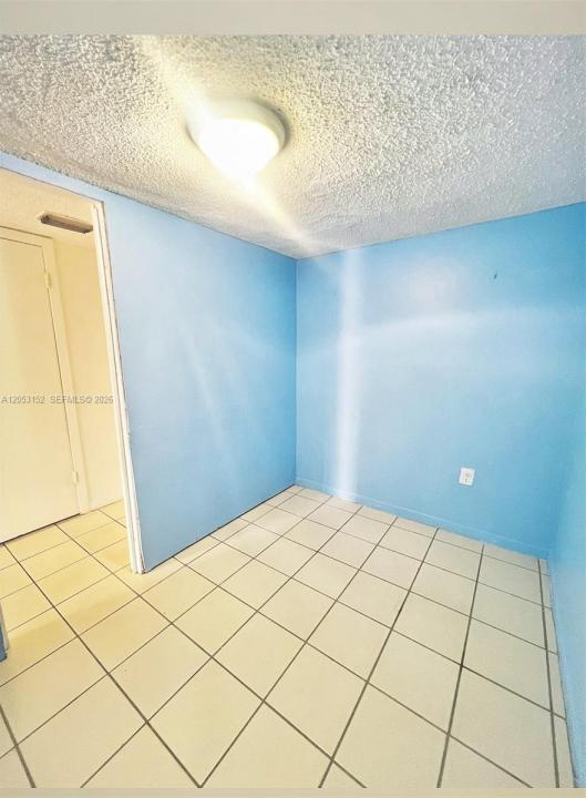 8261 NW 5th Terr 329, Miami, Florida 33126, Stati Uniti