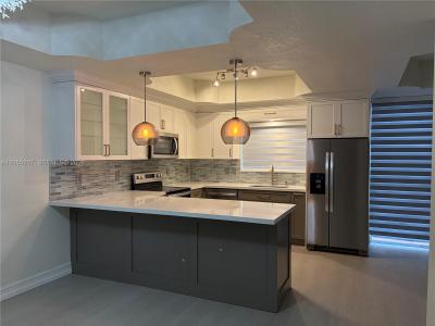 8423 S NW 138th Terrace 2802, Miami Lakes, Florida 33016, USA