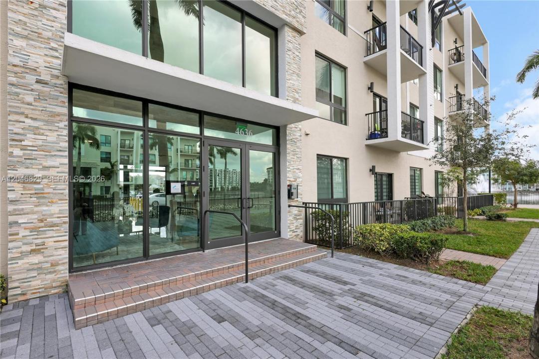 4636 NW 84th Ave 22, Doral, Floryda 33166, USA