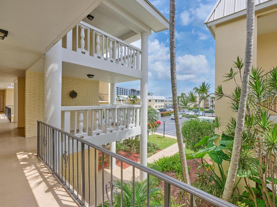 12 Colonial Club Drive 202, Boynton Beach, Floride 33435, États-Unis