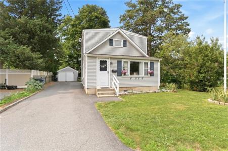 34 Platt Street, Bristol, Rhode Island 02809, USA