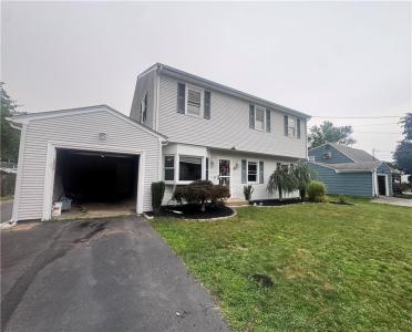 42 Locust Glen Drive, Cranston, Rhode Island 02921, USA
