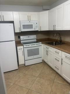 600 VILLAGE GREEN Court 220, Palm Springs, Floride 33461, États-Unis