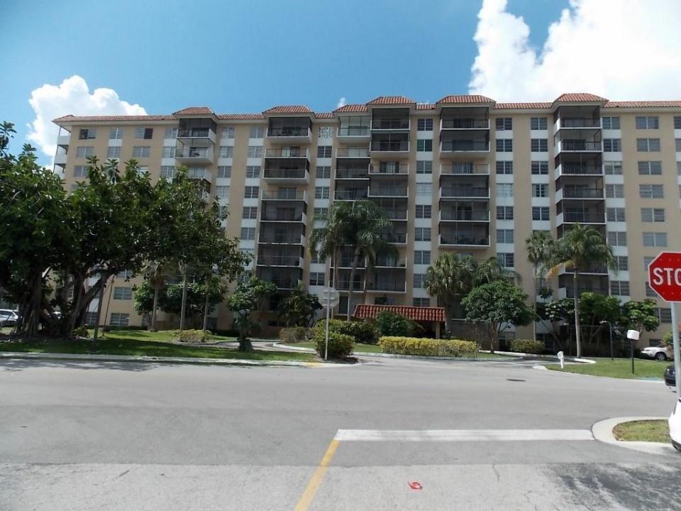 4174 Inverrary Drive 702, Lauderhill, Floride 33319, États-Unis