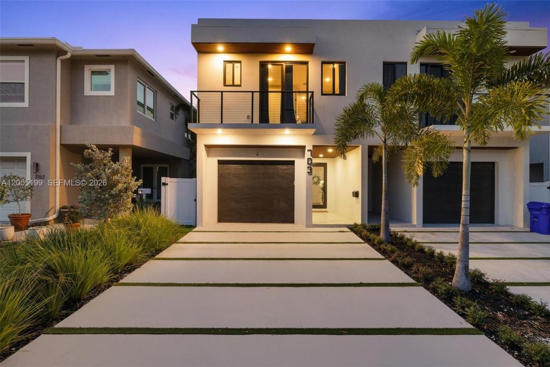 703 SW 17th St 703, Fort Lauderdale, Florida 33315, USA