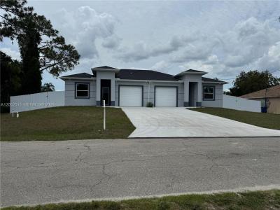 225/227 Homer Ave S, Lehigh Acres, Florida 33973, USA