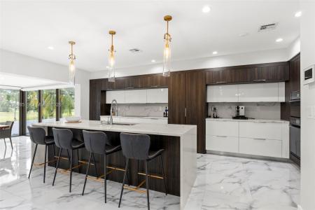 19035 E E. St. Andrews Dr, Hialeah, Florida 33015, USA