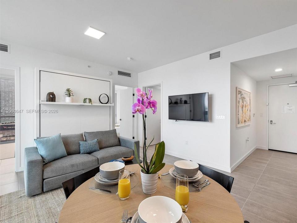 227 NE 2nd St 2706, Miami, Floride 33132, États-Unis