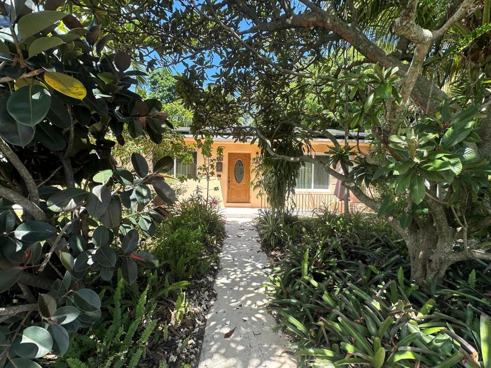 1631 NE 157th Terrace, North Miami Beach, Floride 33162, États-Unis