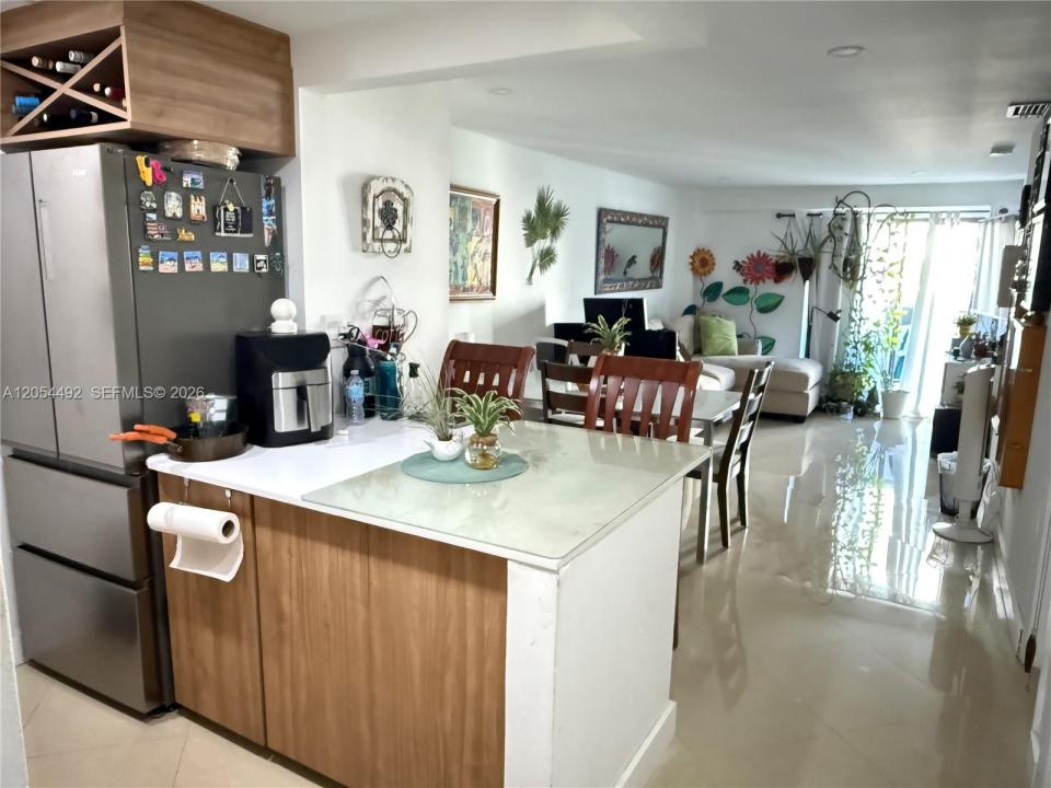 777 SW 9th Ave 205, Miami, Флорида 33130, Соединенные Штаты