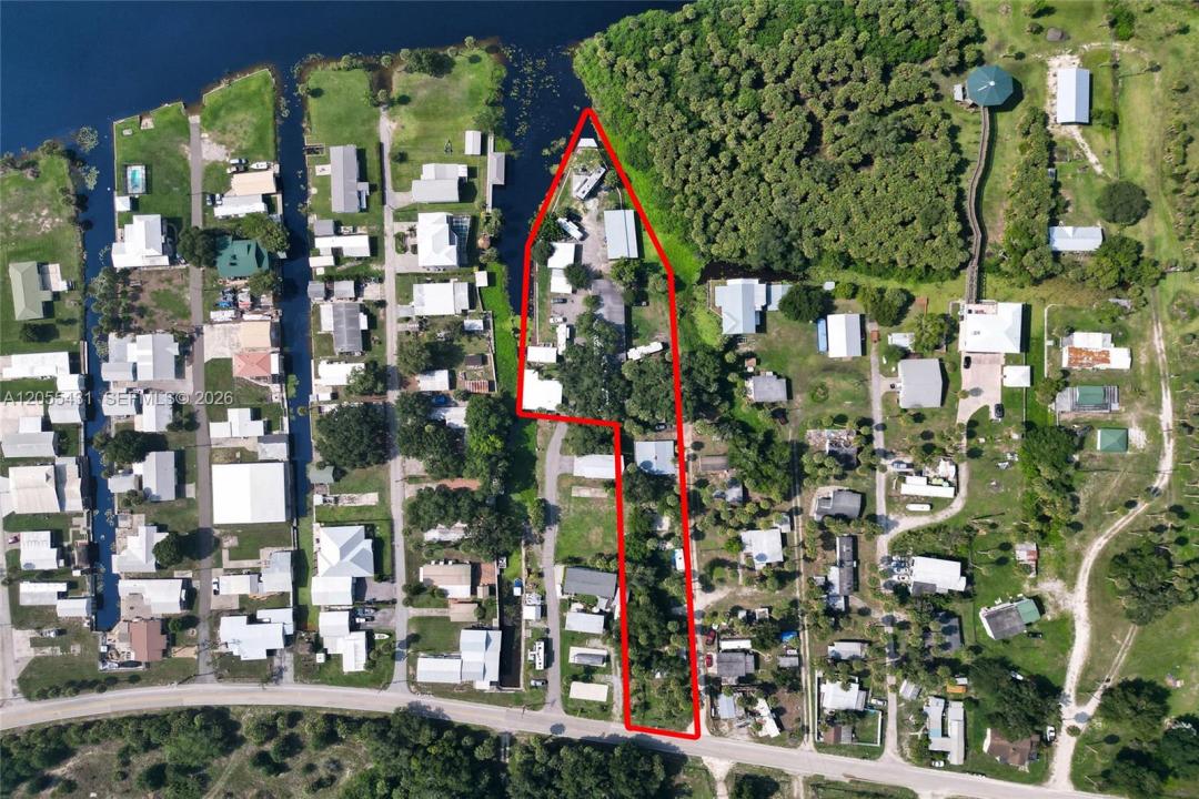 1069 Marina Ln & Cramer Ln, Moore Haven, Florida 33741, USA