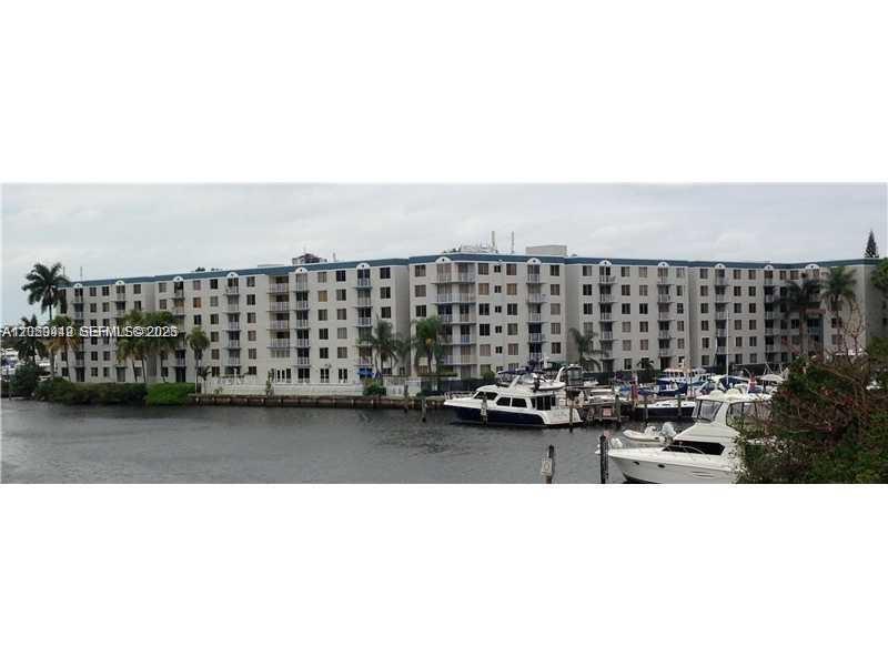 1740 NW N River Dr 623, Miami, Florida 33125, Stati Uniti