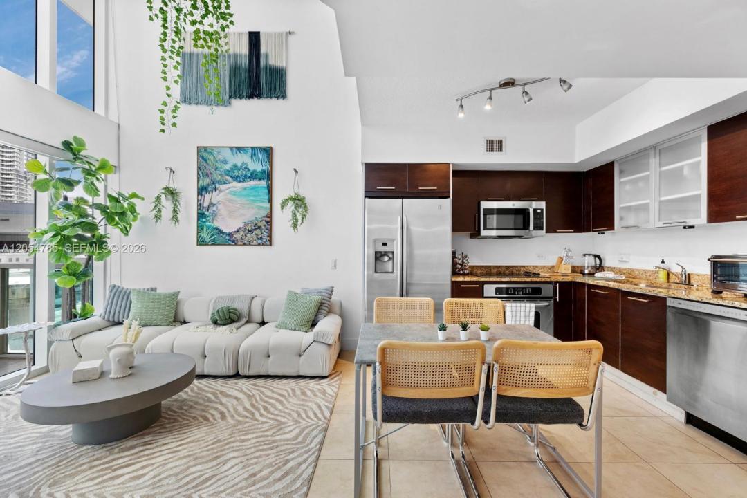 41 SE 5th St 510, Miami, Floryda 33131, USA
