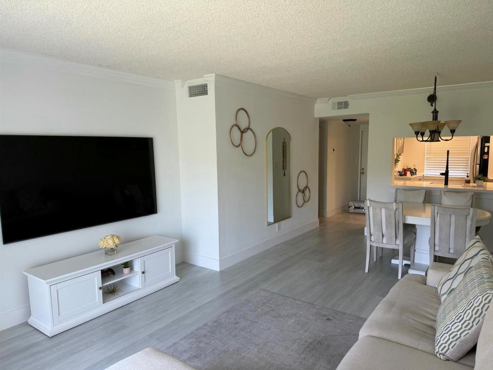 10001 WINDING LAKE Road 106, Sunrise, Floride 33351, États-Unis