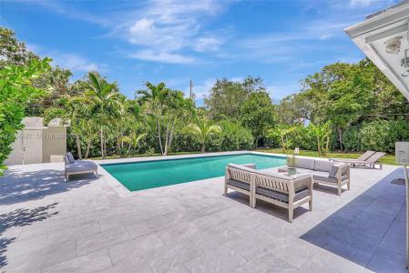 1581 NE 131 Rd, North Miami, Florida 33161, USA