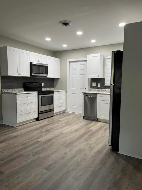 4250 NW 21st Avenue, Oakland Park, Florida 33309, USA