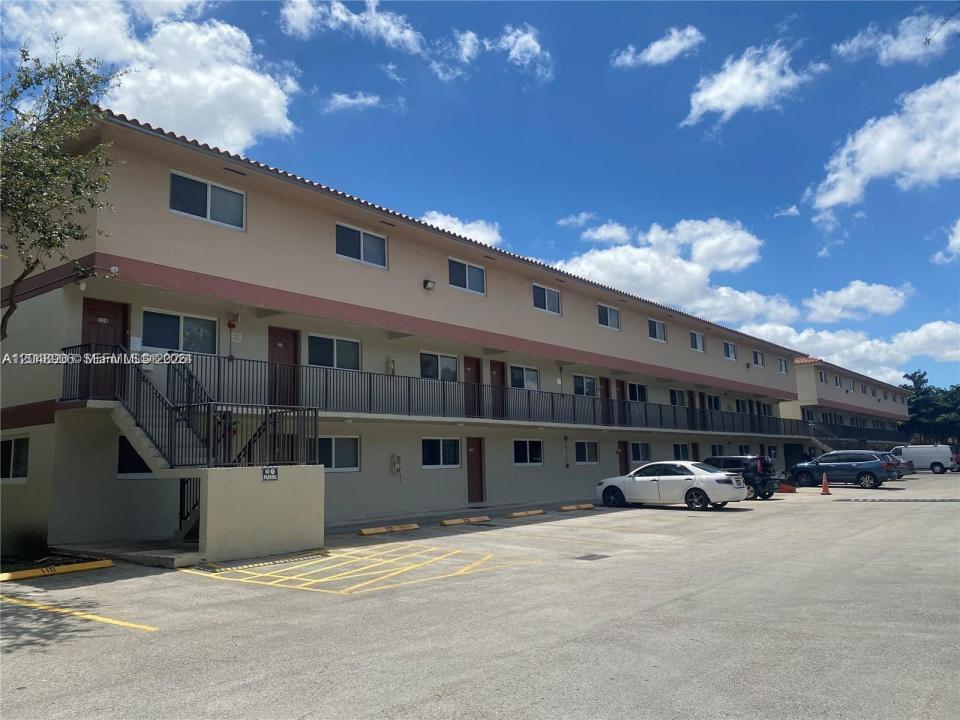1650 W 44th Pl 119, Hialeah, Floride 33012, États-Unis