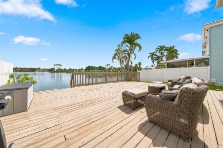6633 Bayfront Dr, Margate, Florida 33063, USA