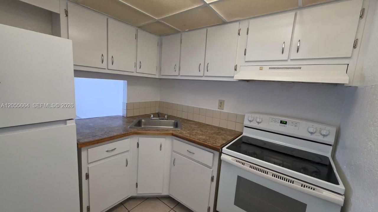 4550 NW 9th St 308E, Miami, Florida 33126, Amerika Birleşik Devletleri