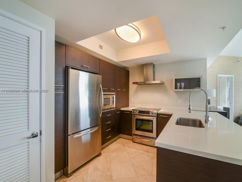 150 Sunny Isles Blvd 1-1801, Sunny Isles Beach, Floride 33160, États-Unis