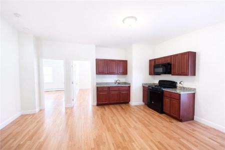 215 State Street B, Bristol, Rhode Island 02809, USA