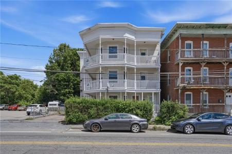 913 Social Street, Woonsocket, Rhode Island 02895, USA