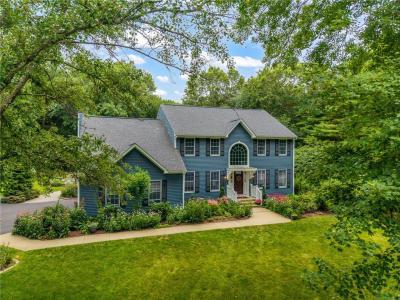 91 Woodridge Drive, North Kingstown, Rhode Island 02874, USA