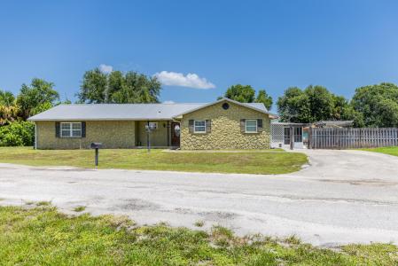 6911 SE 88TH Boulevard, Okeechobee, Floryda 34974, USA