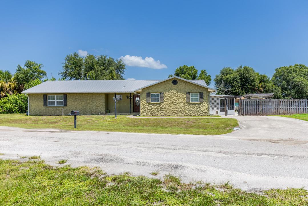 6911 SE 88TH Boulevard, Okeechobee, Floride 34974, États-Unis