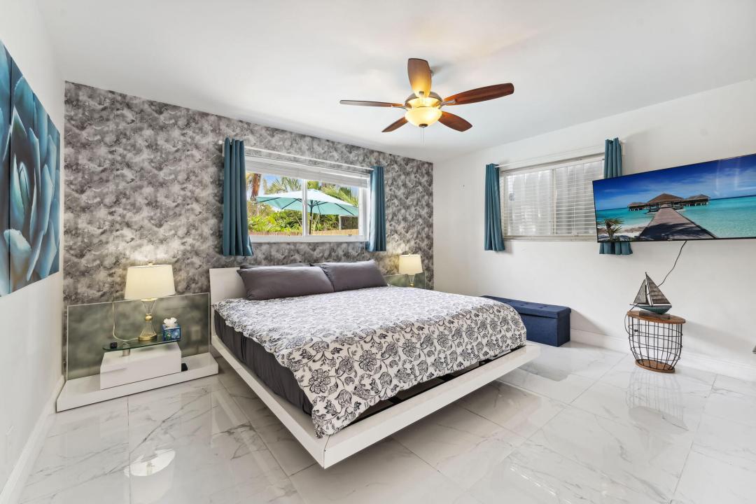 1243 GARFIELD Street, Hollywood, Florida 33019