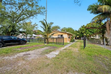 1429 NE 118th Ter, Miami, Florida 33161, USA