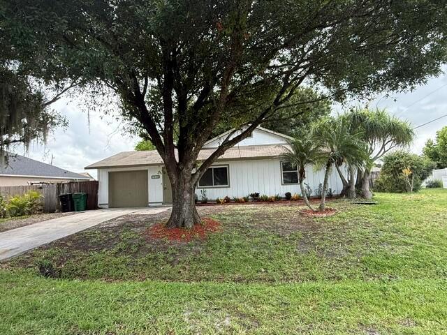 2008 SW Hampshire Lane, Port St. Lucie, Floride 34953, États-Unis