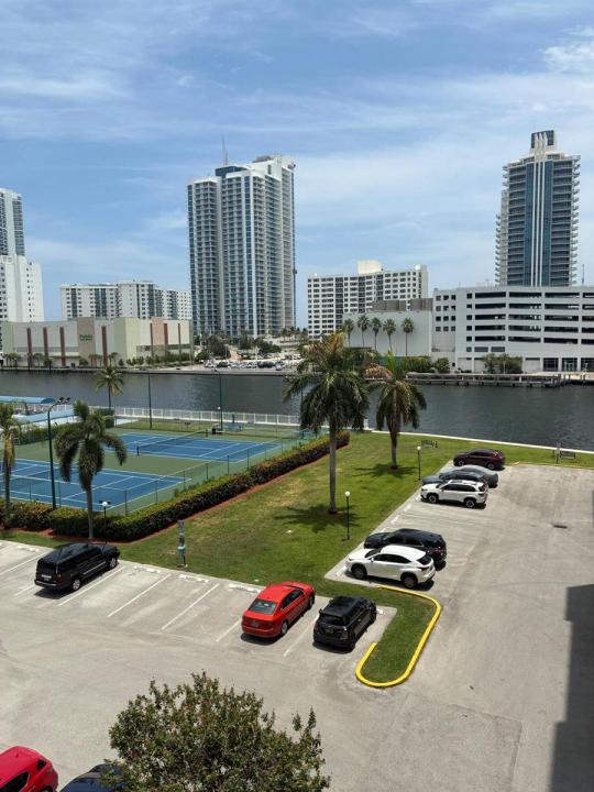 400 LESLIE Drive 502, Hallandale Beach, Floride 33009, États-Unis