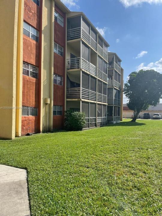 3610 NW 21st St 311, Lauderdale Lakes, Florida 33311, Stati Uniti