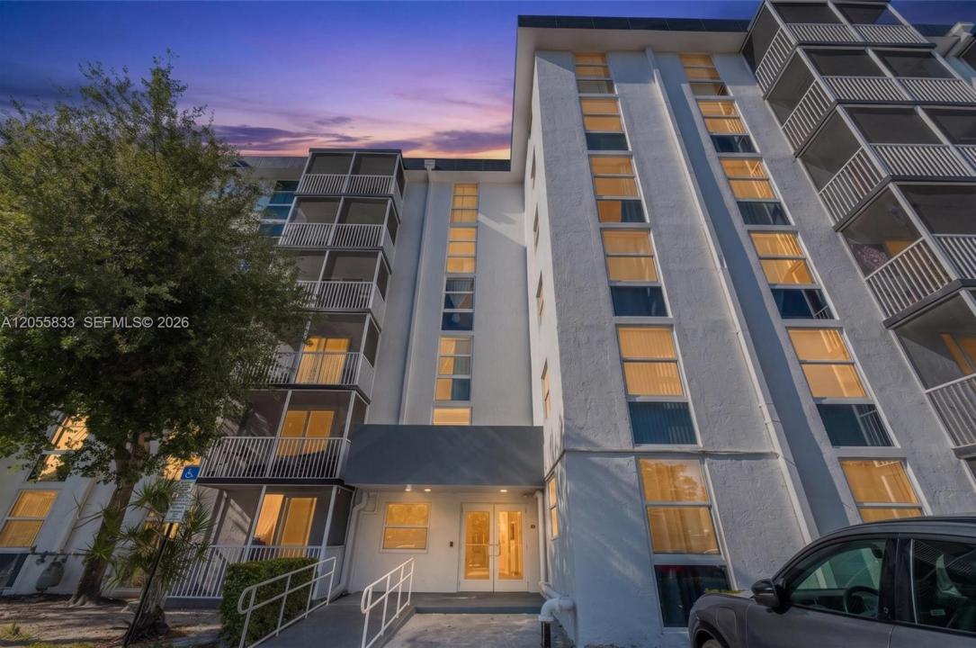 16851 NE 23rd Ave A516, North Miami Beach, Floride 33160, États-Unis