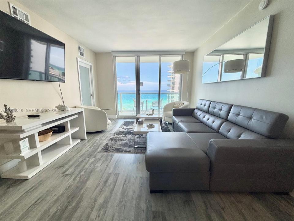 3901 S Ocean Dr 10L, Hollywood, Florida 33019, USA