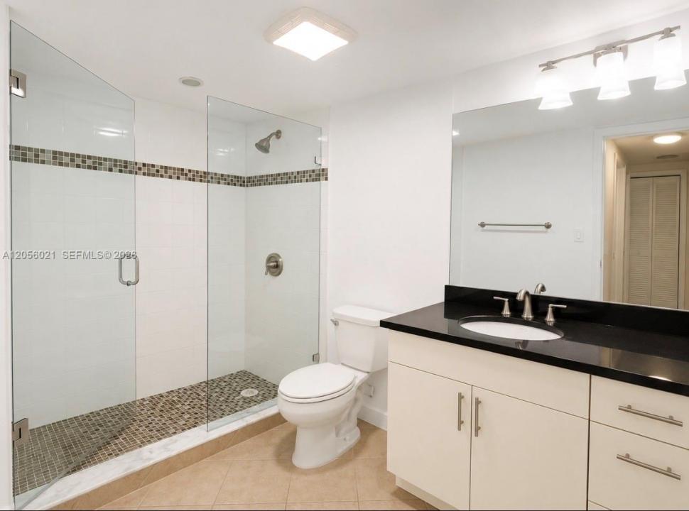 2000 Atlantic Shores Blvd 316, Hallandale Beach, Floryda 33009, USA