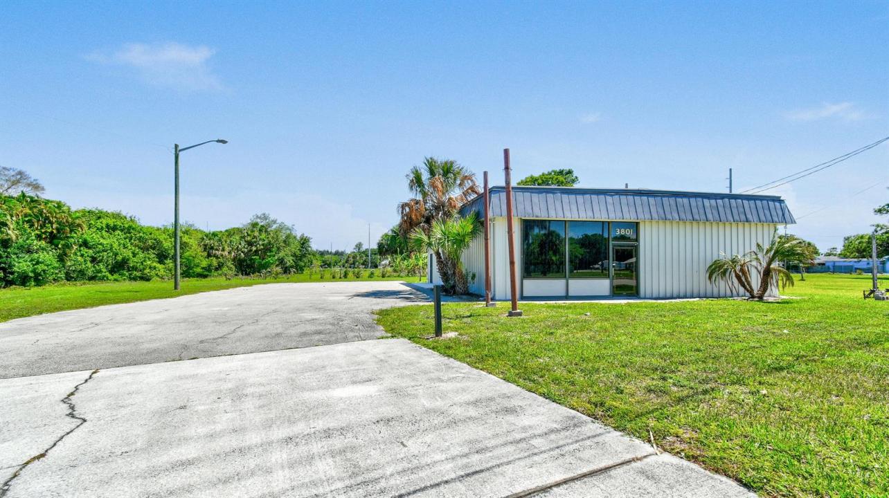 3801 OKEECHOBEE Road, Fort Pierce, Floryda 34947, USA
