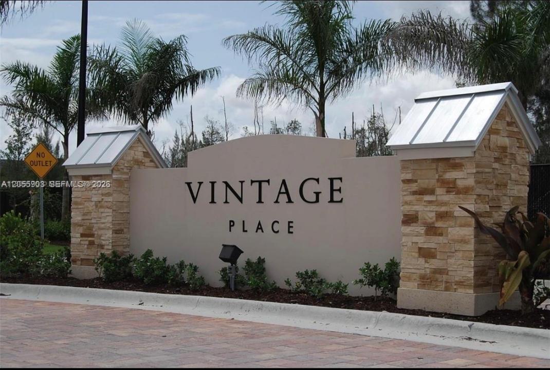 7022 NW 102nd Pl, Doral, Florida 33178, USA
