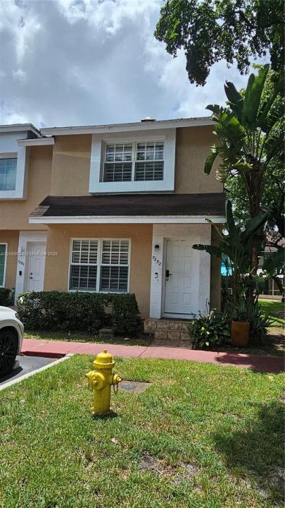 7252 Woodmont Ave, Tamarac, Florida 33321, USA