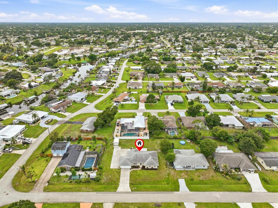 482 SE GALLEON Lane, Port St. Lucie, Florida 34983, USA
