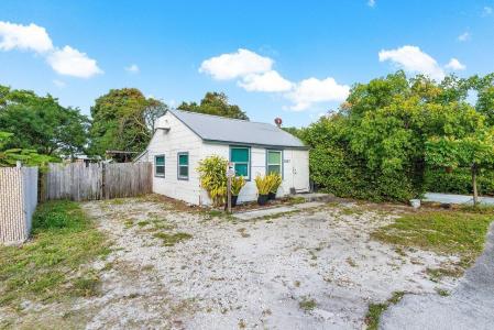 1047 Miner Road, Lake Worth, Florida 33462