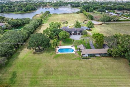 8705 Surrey Ln, Boca Raton, Florida 33496, USA