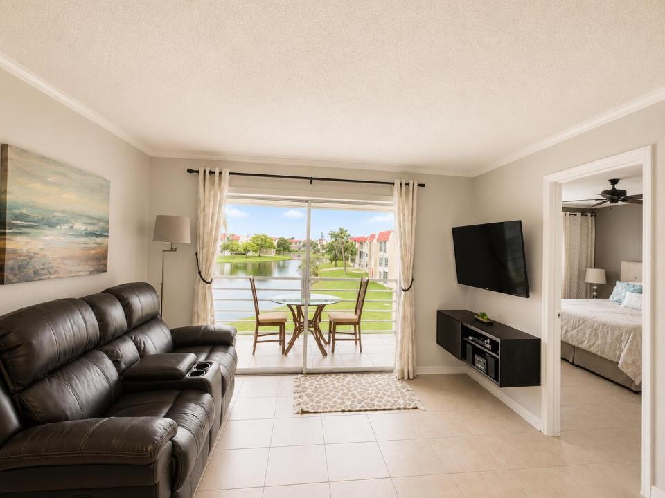 2651 SUNRISE LAKES E Drive 310, Sunrise, Florida 33322, Stati Uniti