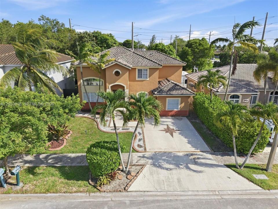 14640 SW 176th Ter, Miami, Florida 33177, USA