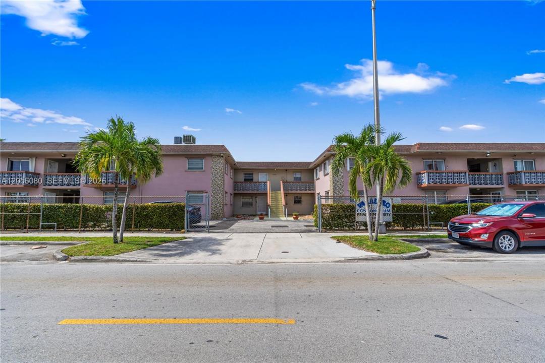 1250 W 26th Pl 108, Hialeah, Floryda 33010, USA