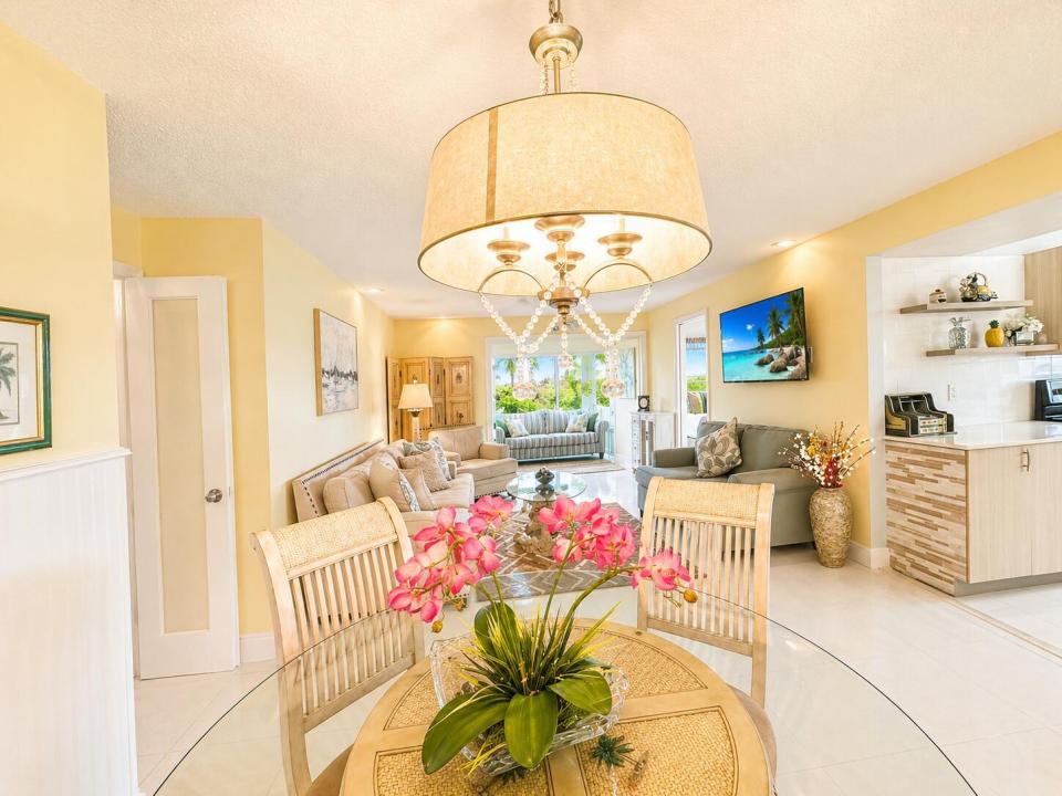 12 Colonial Club Drive 305, Boynton Beach, Floride 33435, États-Unis