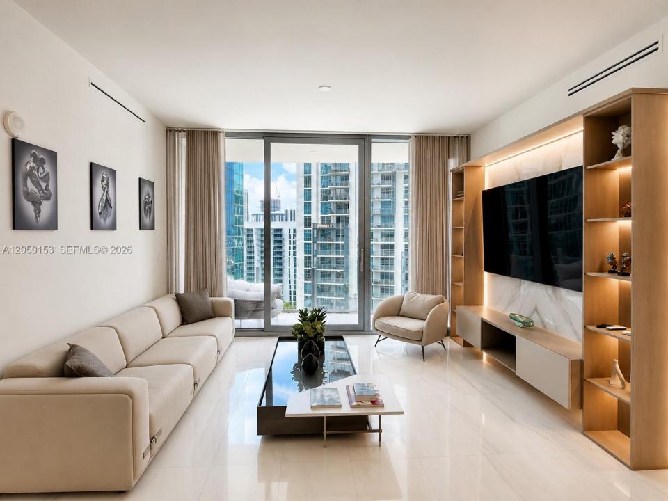 300 Biscayne Boulevard Way 2609W, Miami, Floryda 33131, USA