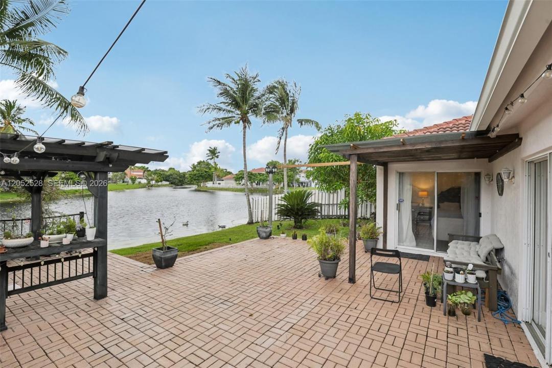 13412 NW 6th Dr, Plantation, Florida 33325, USA