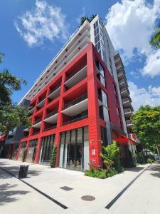 90 NE 32 609, Miami, Florida 33127, USA